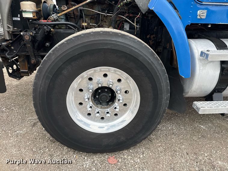 image for item EG2366 2005 Freightliner FLD vacuum truck