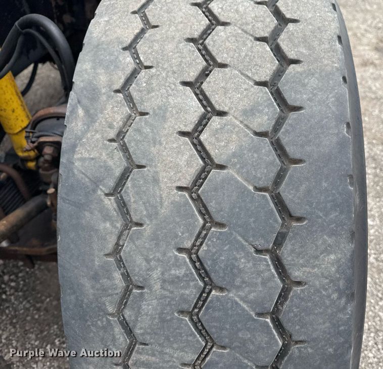 image for item EG2366 2005 Freightliner FLD vacuum truck