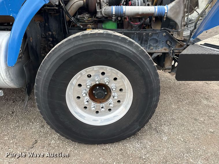 image for item EG2366 2005 Freightliner FLD vacuum truck