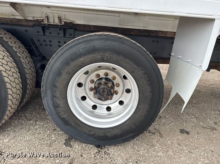 image for item EG2366 2005 Freightliner FLD vacuum truck