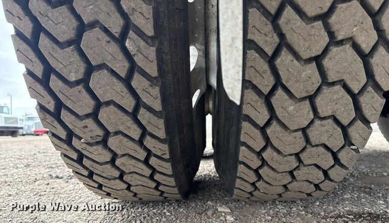 image for item EG2366 2005 Freightliner FLD vacuum truck