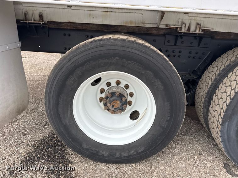 image for item EG2366 2005 Freightliner FLD vacuum truck