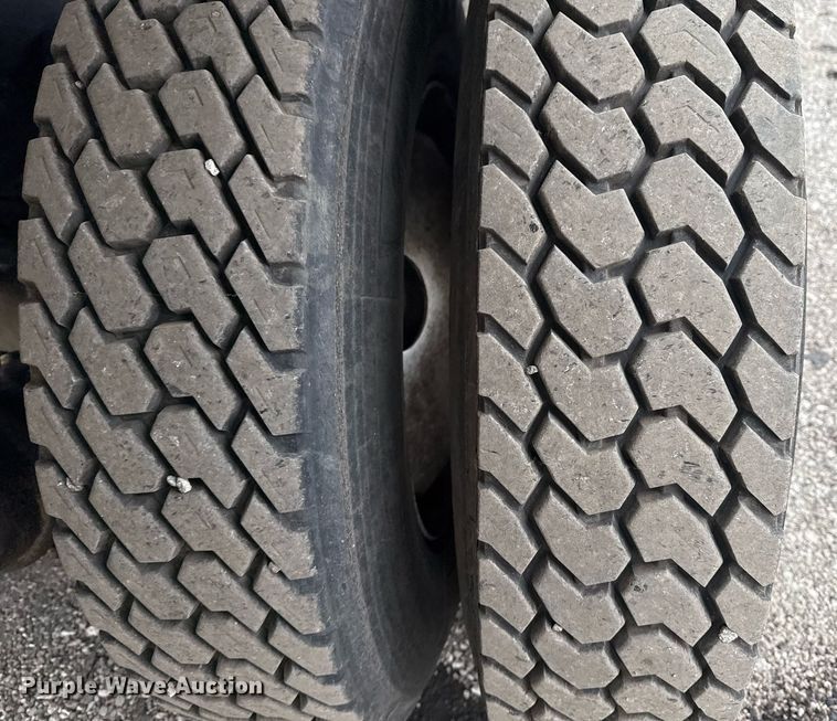 image for item EG2366 2005 Freightliner FLD vacuum truck