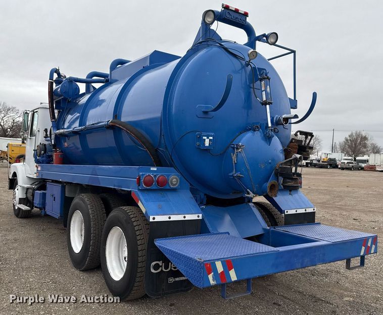 image for item EG2367 1994 White GMC WG vacuum truck