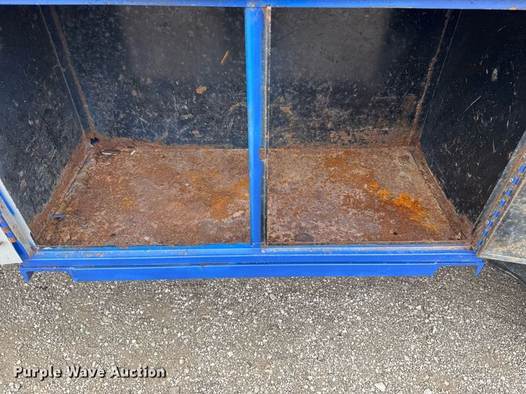 image for item EG2367 1994 White GMC WG vacuum truck