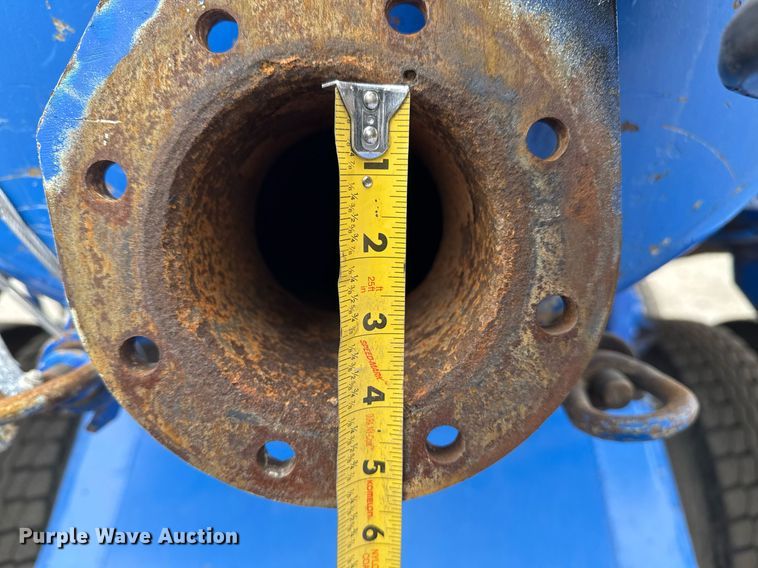 image for item EG2367 1994 White GMC WG vacuum truck