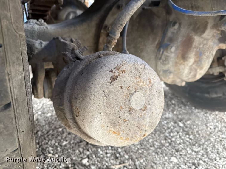 image for item EG2367 1994 White GMC WG vacuum truck