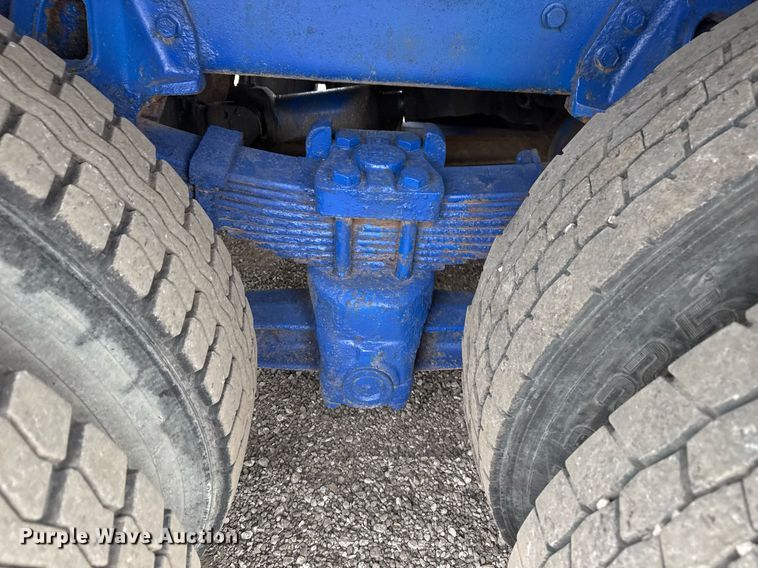 image for item EG2367 1994 White GMC WG vacuum truck