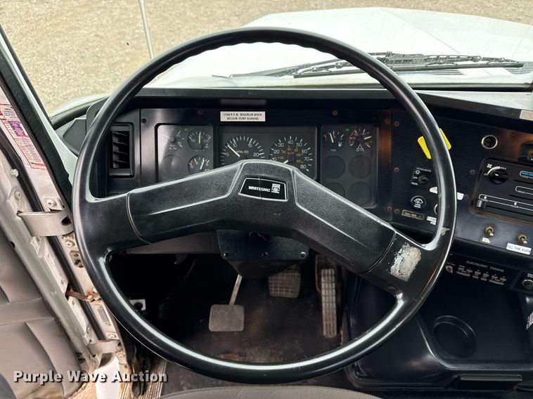 image for item EG2367 1994 White GMC WG vacuum truck