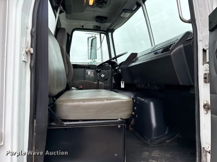 image for item EG2367 1994 White GMC WG vacuum truck