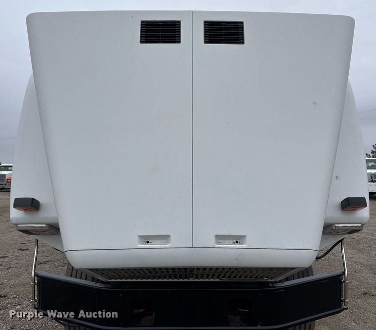 image for item EG2367 1994 White GMC WG vacuum truck