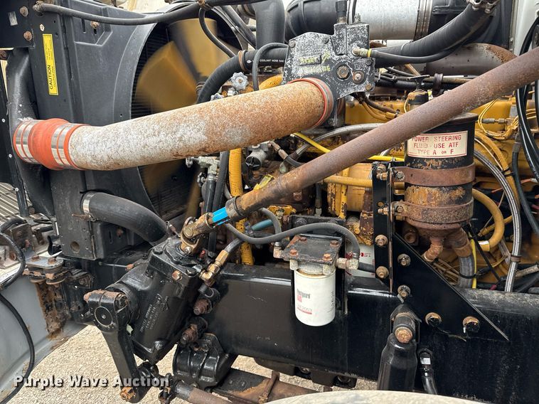 image for item EG2367 1994 White GMC WG vacuum truck