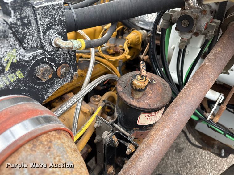 image for item EG2367 1994 White GMC WG vacuum truck