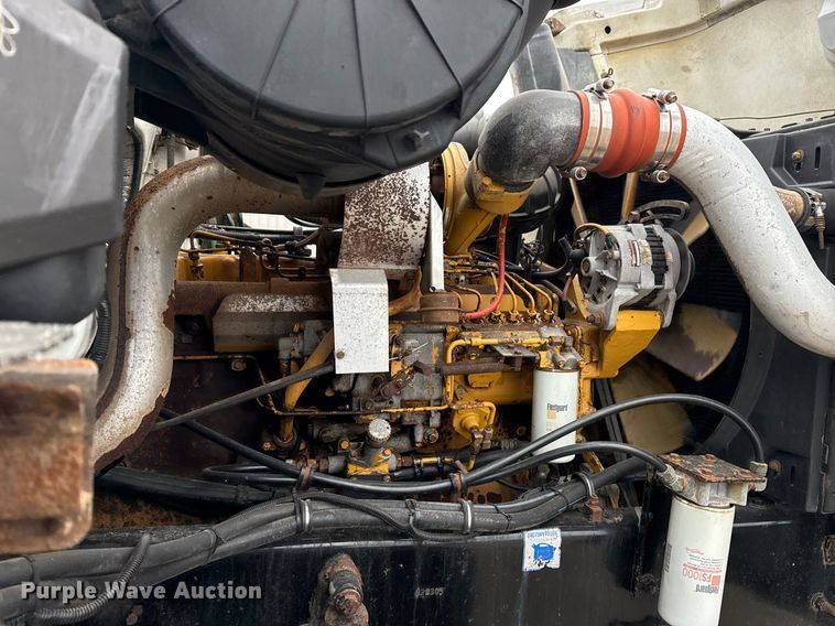 image for item EG2367 1994 White GMC WG vacuum truck