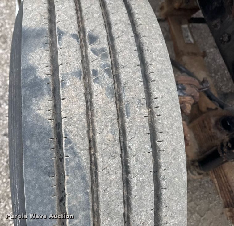 image for item EG2367 1994 White GMC WG vacuum truck