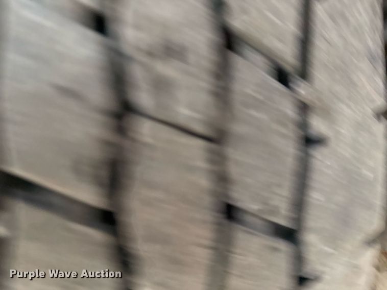 image for item EG2367 1994 White GMC WG vacuum truck