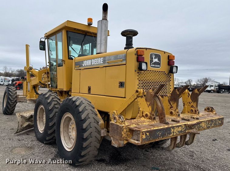 image for item EG2368 1995 John Deere 770BH motor grader