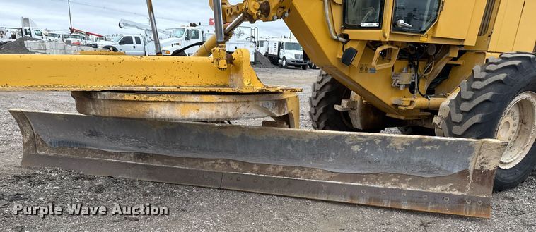 image for item EG2368 1995 John Deere 770BH motor grader