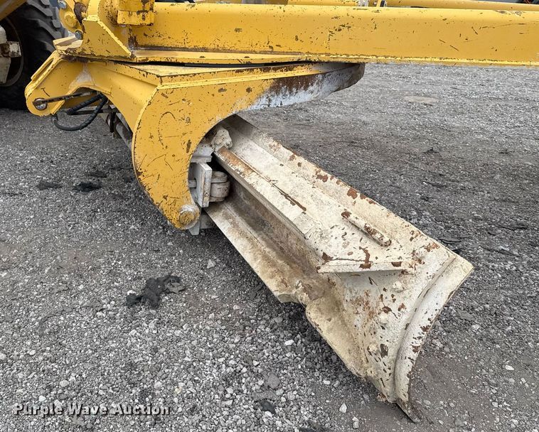 image for item EG2368 1995 John Deere 770BH motor grader