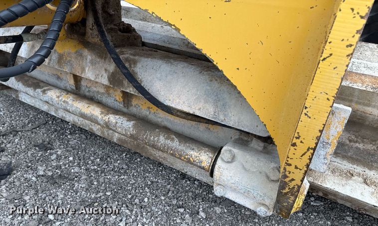 image for item EG2368 1995 John Deere 770BH motor grader