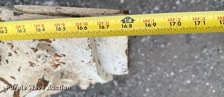 image for item EG2368 1995 John Deere 770BH motor grader