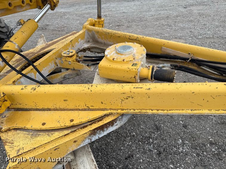 image for item EG2368 1995 John Deere 770BH motor grader