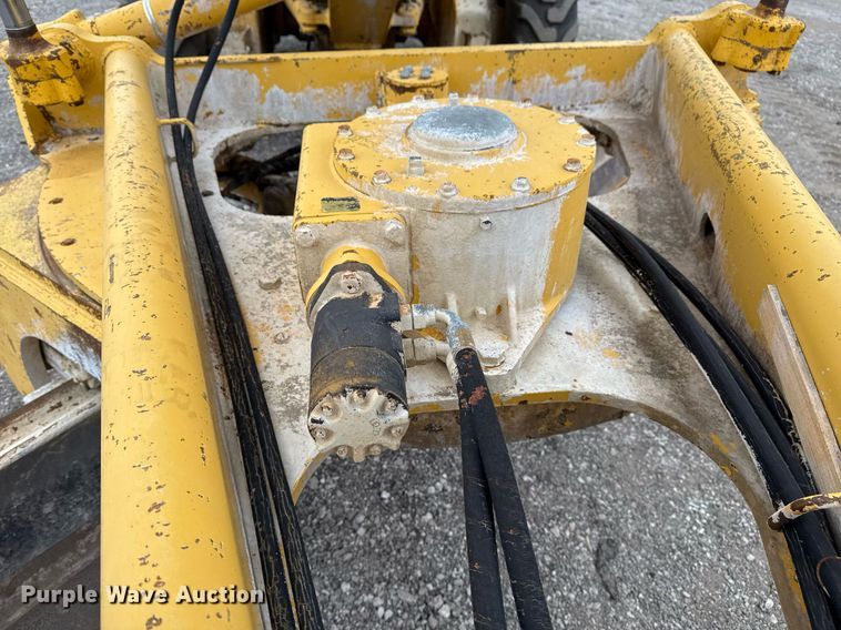 image for item EG2368 1995 John Deere 770BH motor grader