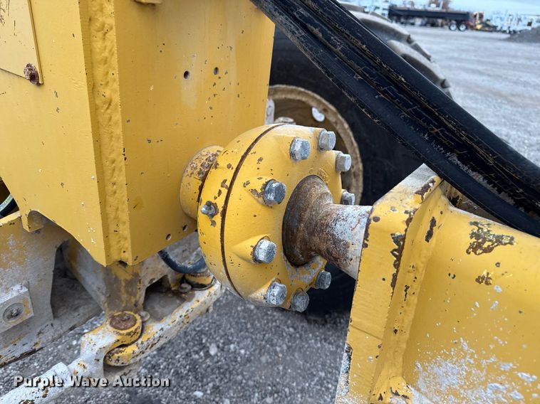 image for item EG2368 1995 John Deere 770BH motor grader