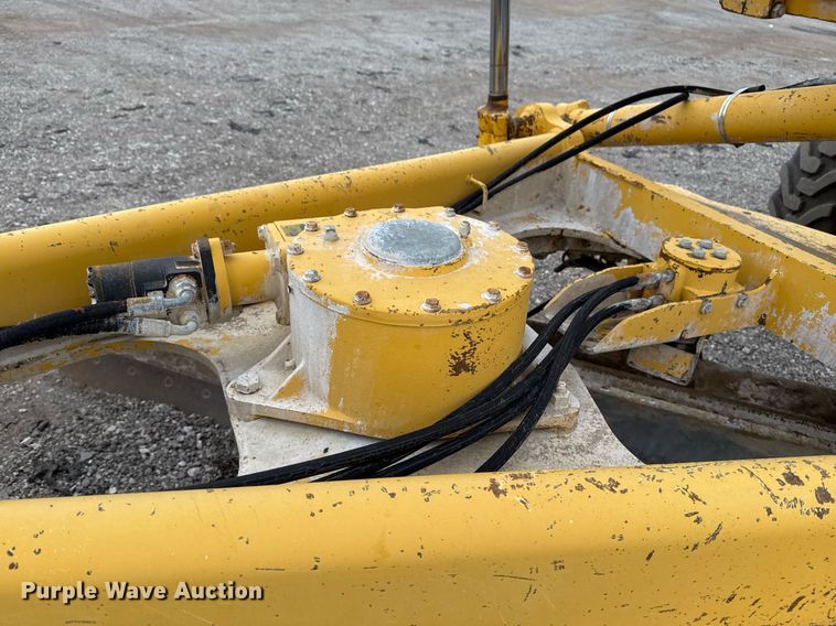 image for item EG2368 1995 John Deere 770BH motor grader