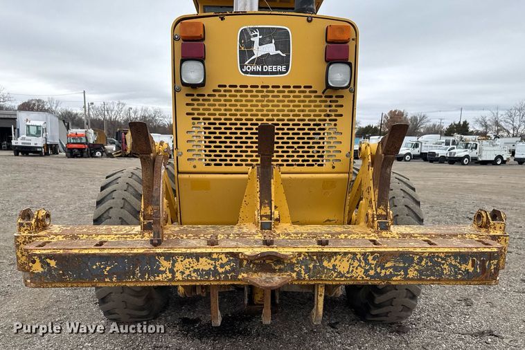 image for item EG2368 1995 John Deere 770BH motor grader