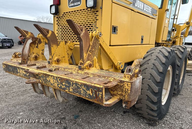 image for item EG2368 1995 John Deere 770BH motor grader