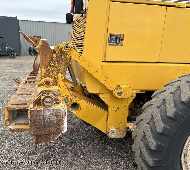 image for item EG2368 1995 John Deere 770BH motor grader