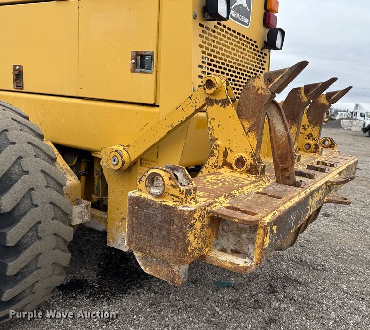 image for item EG2368 1995 John Deere 770BH motor grader