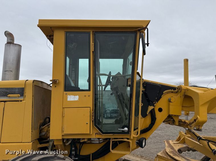 image for item EG2368 1995 John Deere 770BH motor grader