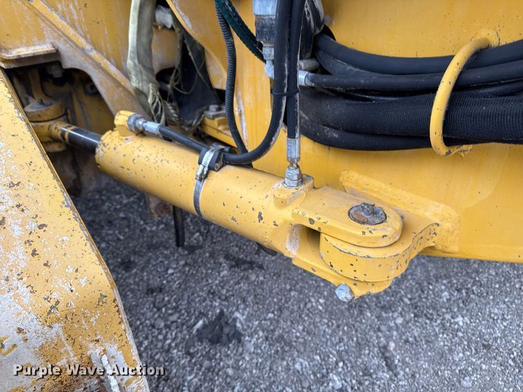 image for item EG2368 1995 John Deere 770BH motor grader