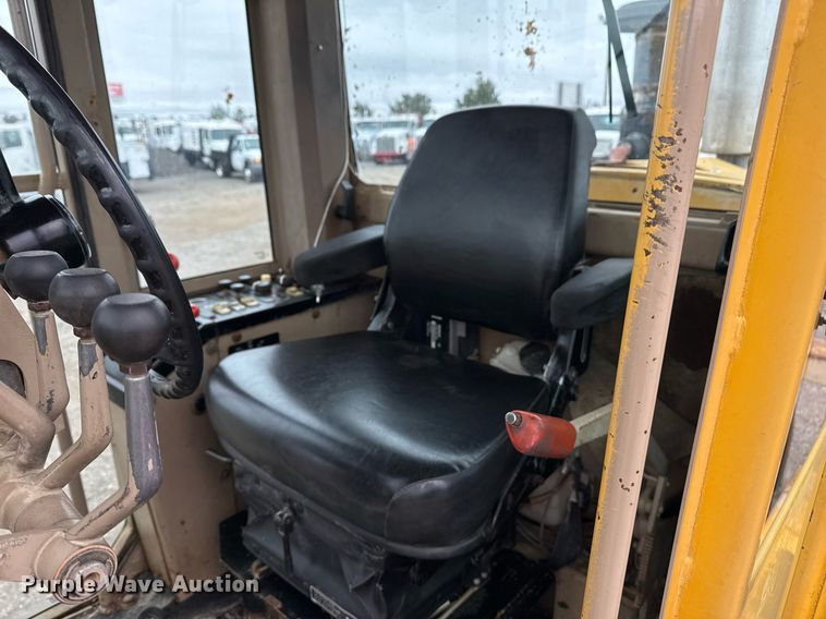 image for item EG2368 1995 John Deere 770BH motor grader