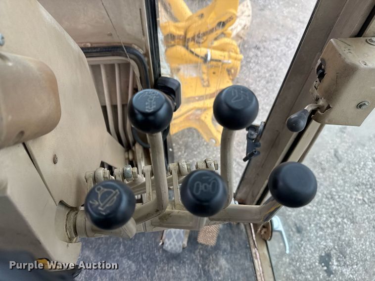 image for item EG2368 1995 John Deere 770BH motor grader