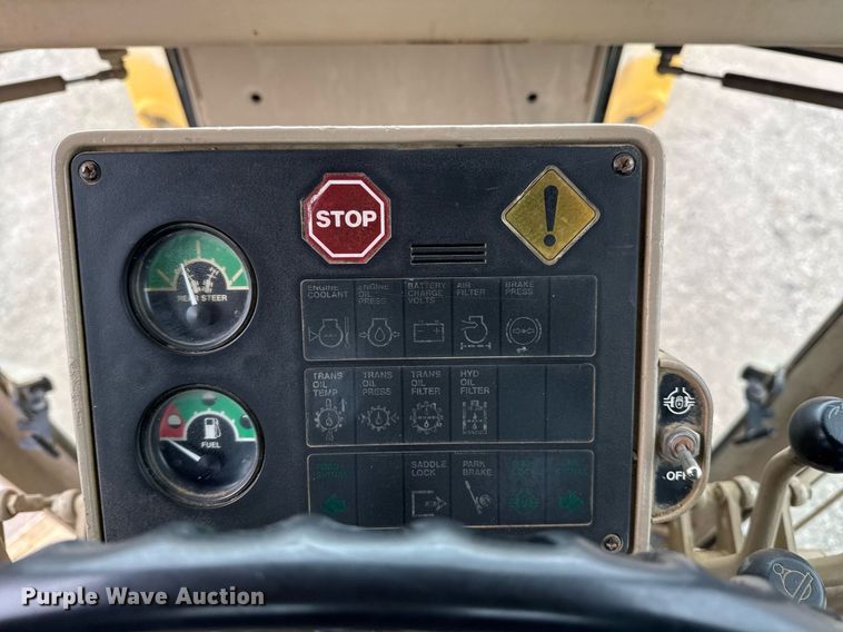 image for item EG2368 1995 John Deere 770BH motor grader