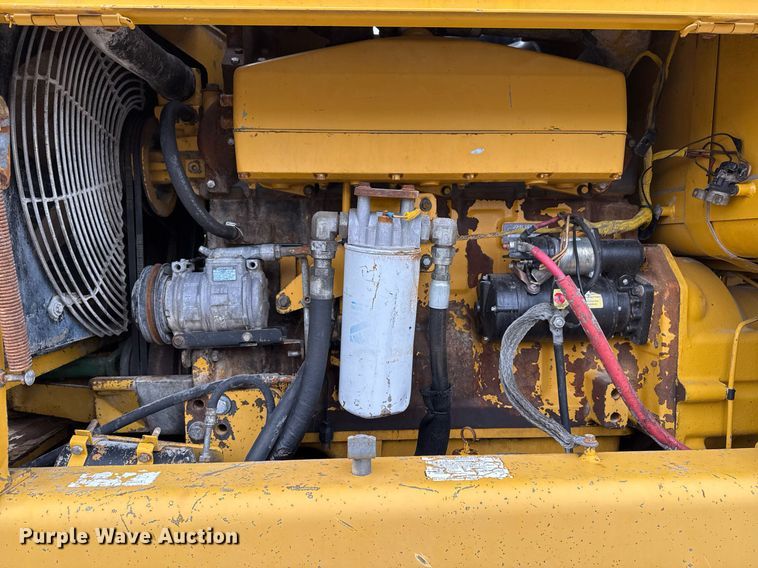 image for item EG2368 1995 John Deere 770BH motor grader