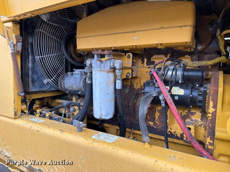 image for item EG2368 1995 John Deere 770BH motor grader