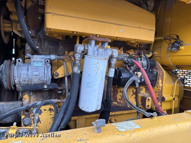 image for item EG2368 1995 John Deere 770BH motor grader