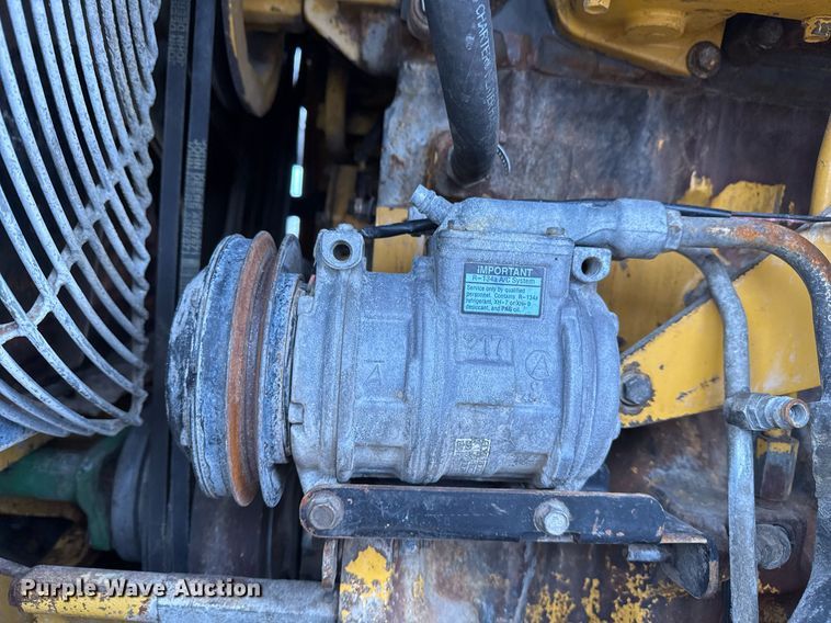 image for item EG2368 1995 John Deere 770BH motor grader