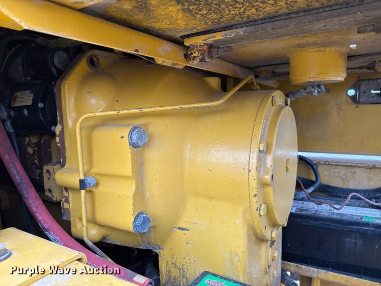 image for item EG2368 1995 John Deere 770BH motor grader