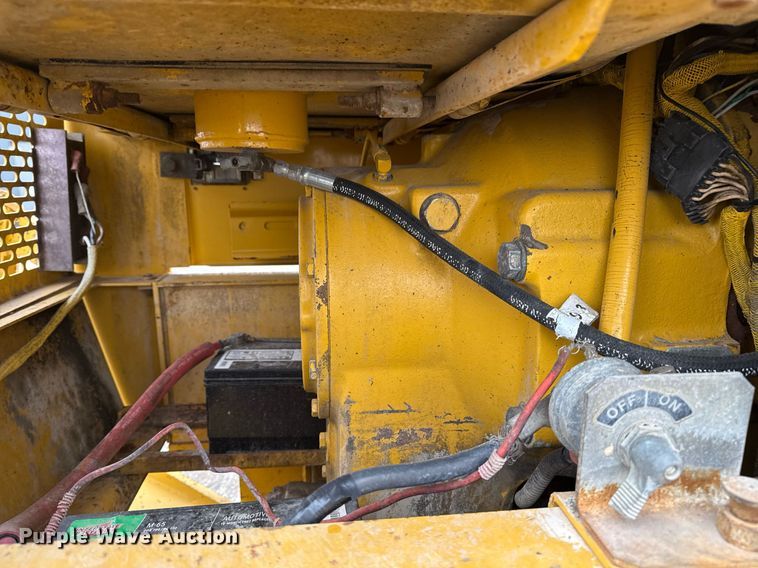 image for item EG2368 1995 John Deere 770BH motor grader