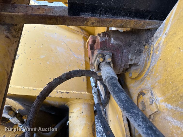 image for item EG2368 1995 John Deere 770BH motor grader