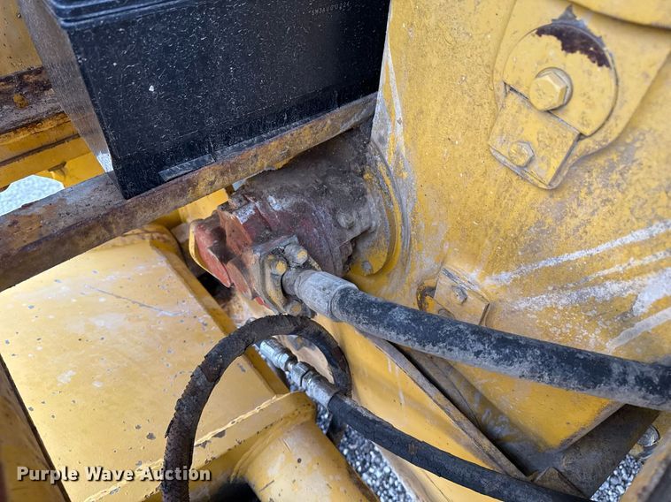 image for item EG2368 1995 John Deere 770BH motor grader