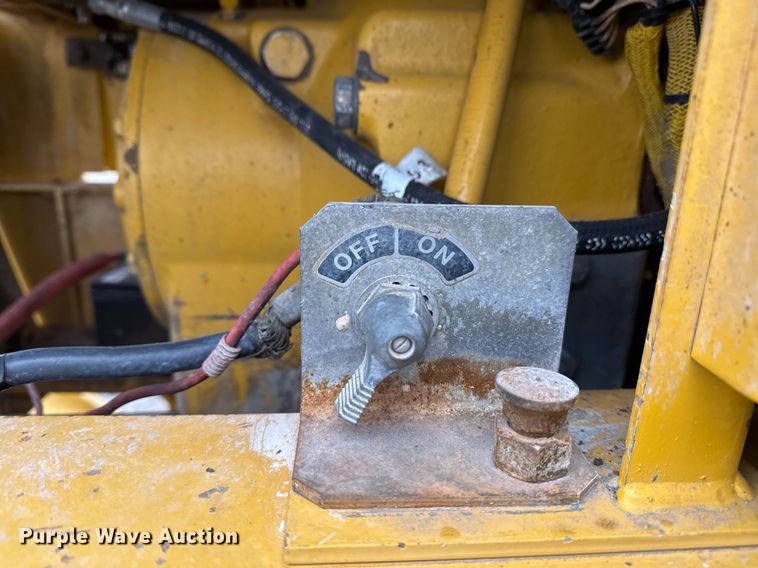 image for item EG2368 1995 John Deere 770BH motor grader