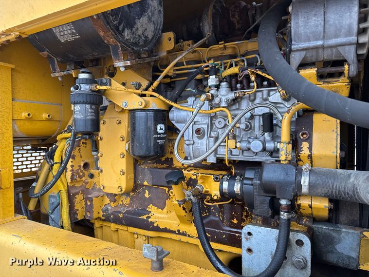 image for item EG2368 1995 John Deere 770BH motor grader