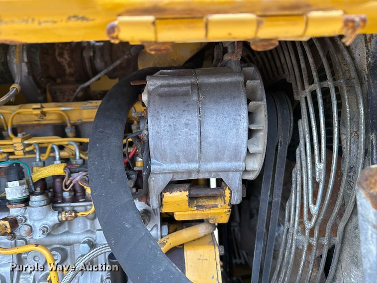 image for item EG2368 1995 John Deere 770BH motor grader