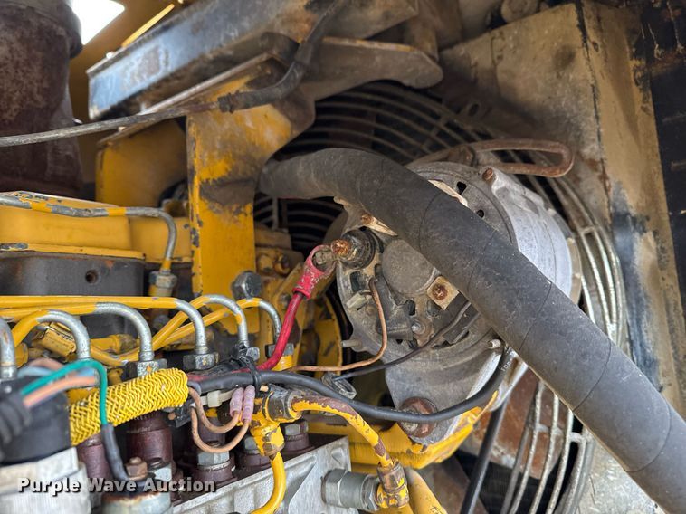 image for item EG2368 1995 John Deere 770BH motor grader